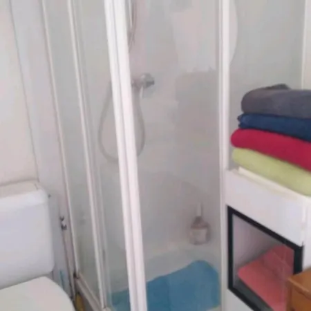 홈스테이 Ana Habitacion Privada